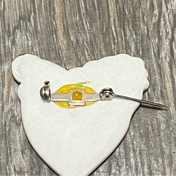 Heart & Flower Ceramic Brooch - Picture 8 of 8